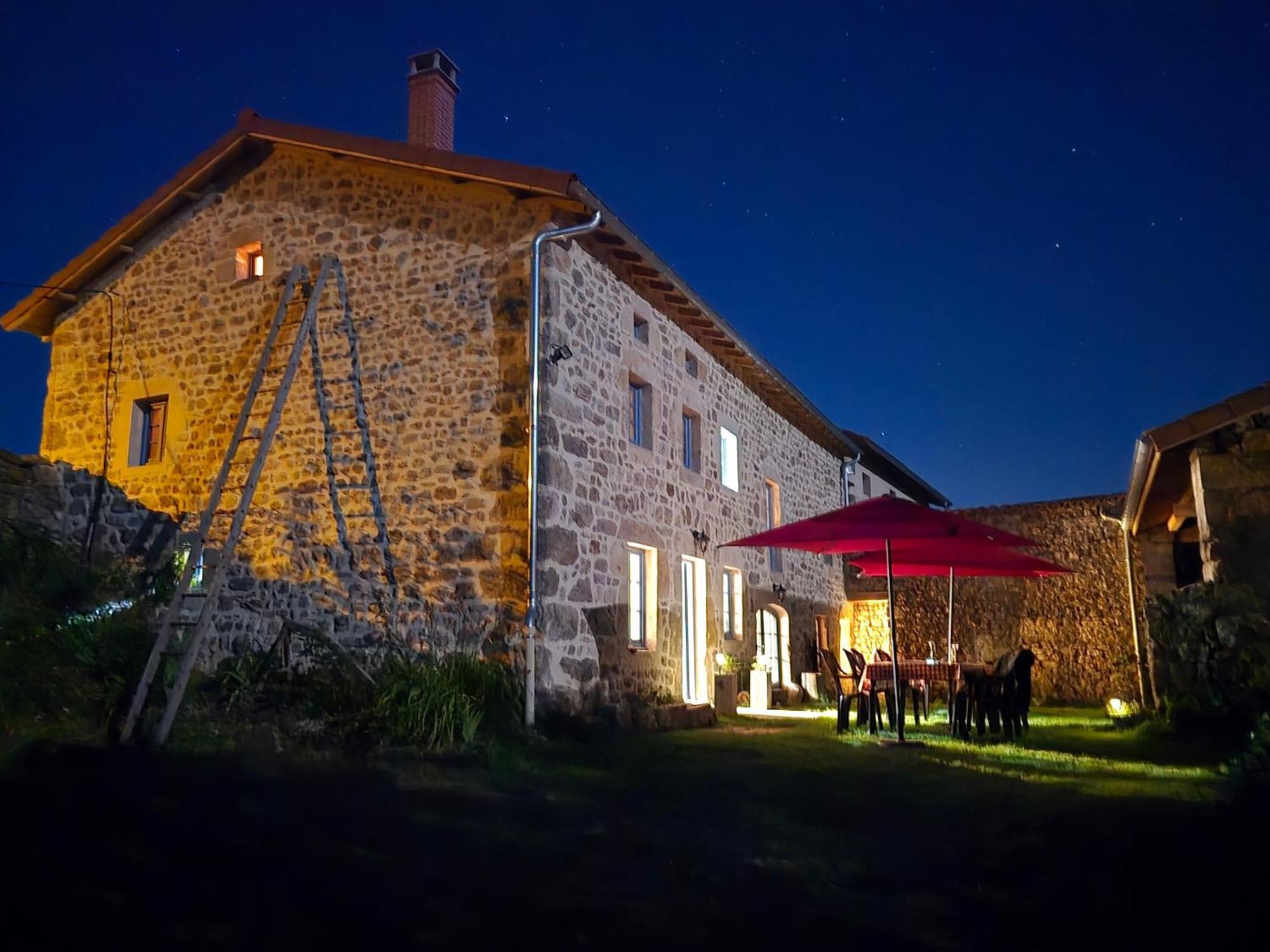 Villa Gite La Menou Usson-en-Forez Exterior foto